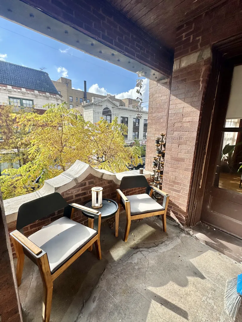 1008 W Argyle Street 2E IL