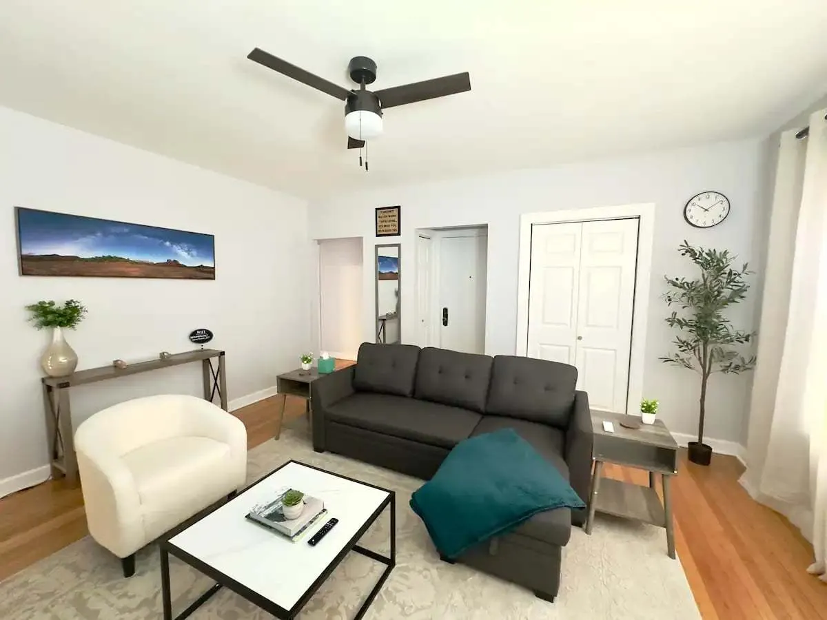 6439 N HAMILTON Avenue 1D IL