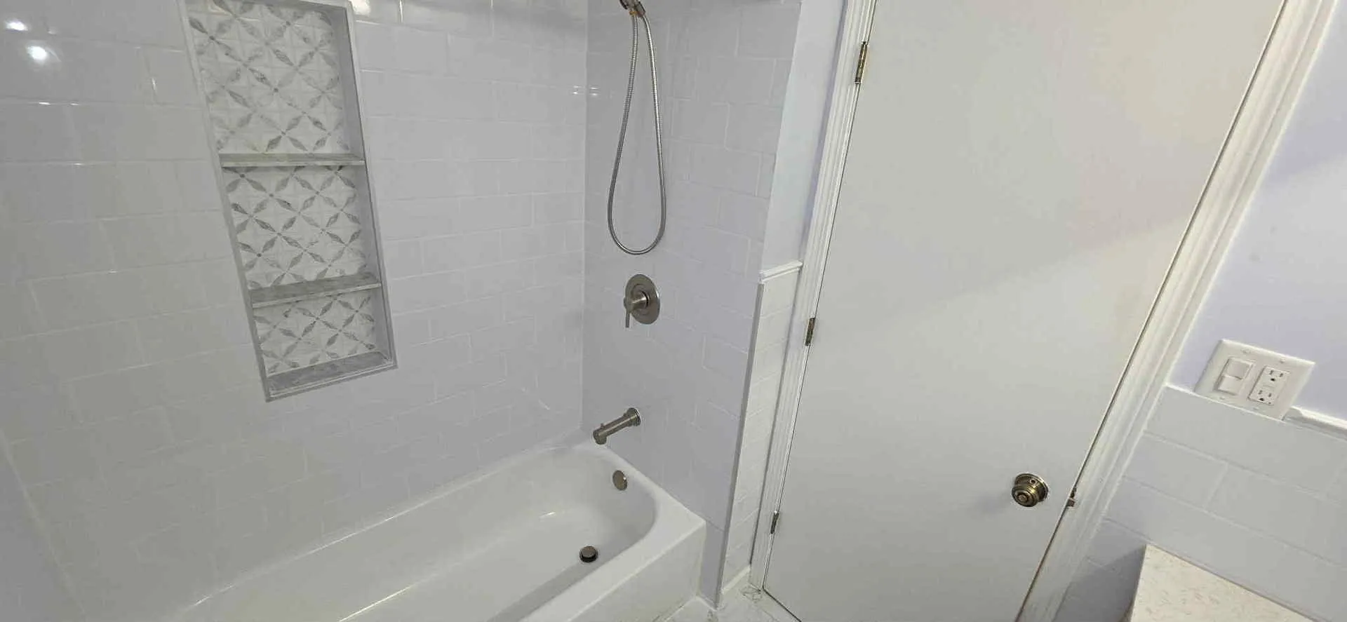 445 W 37th Street 1 IL