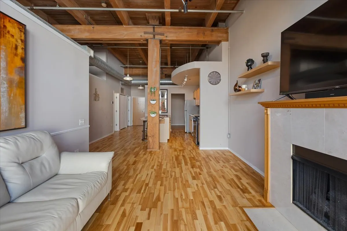 1632 S Indiana Avenue 403 IL