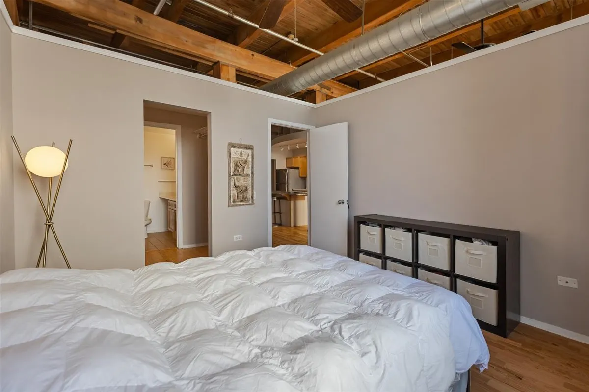 1632 S Indiana Avenue 403 IL