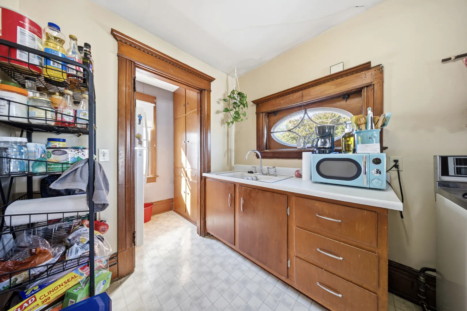 220 W Lincoln Avenue IL