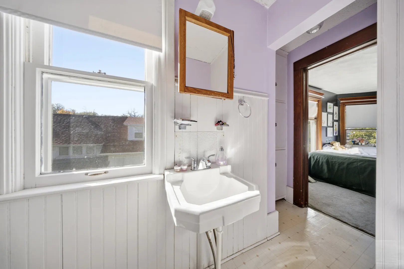 220 W Lincoln Avenue IL