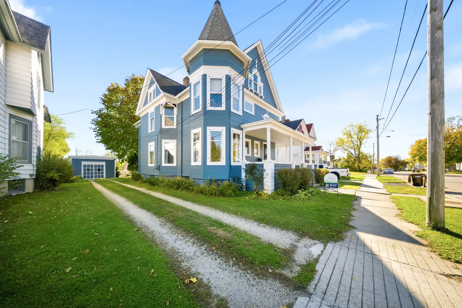 220 W Lincoln Avenue IL