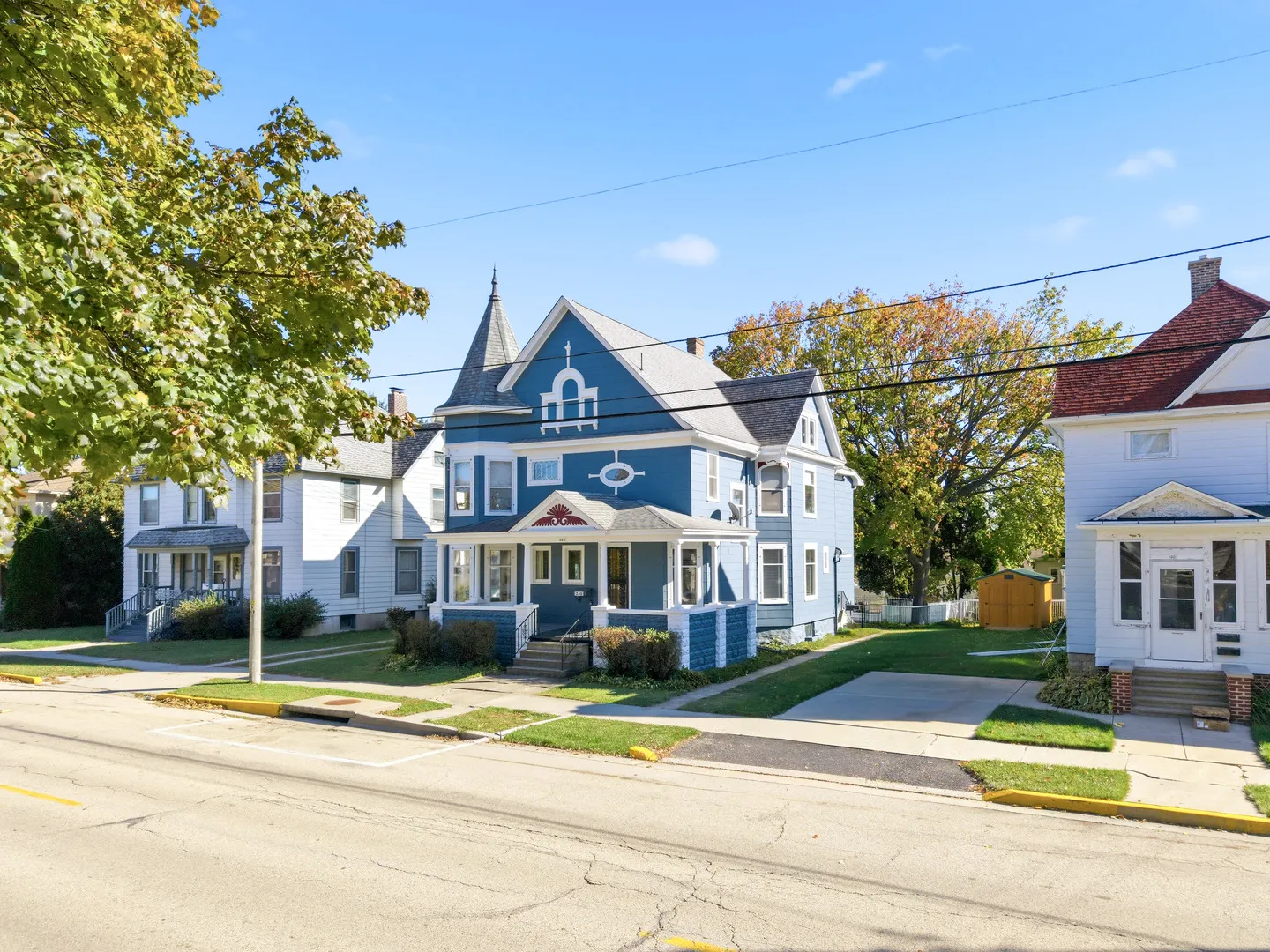 220 W Lincoln Avenue IL