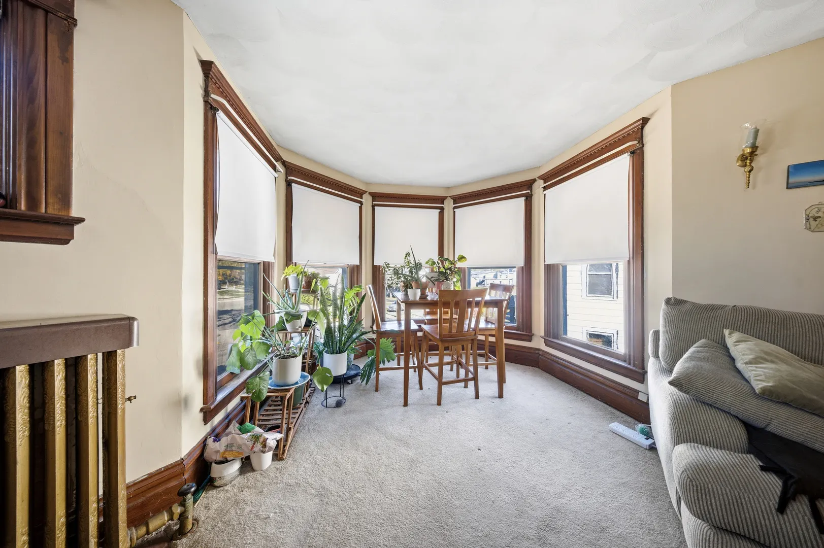 220 W Lincoln Avenue IL