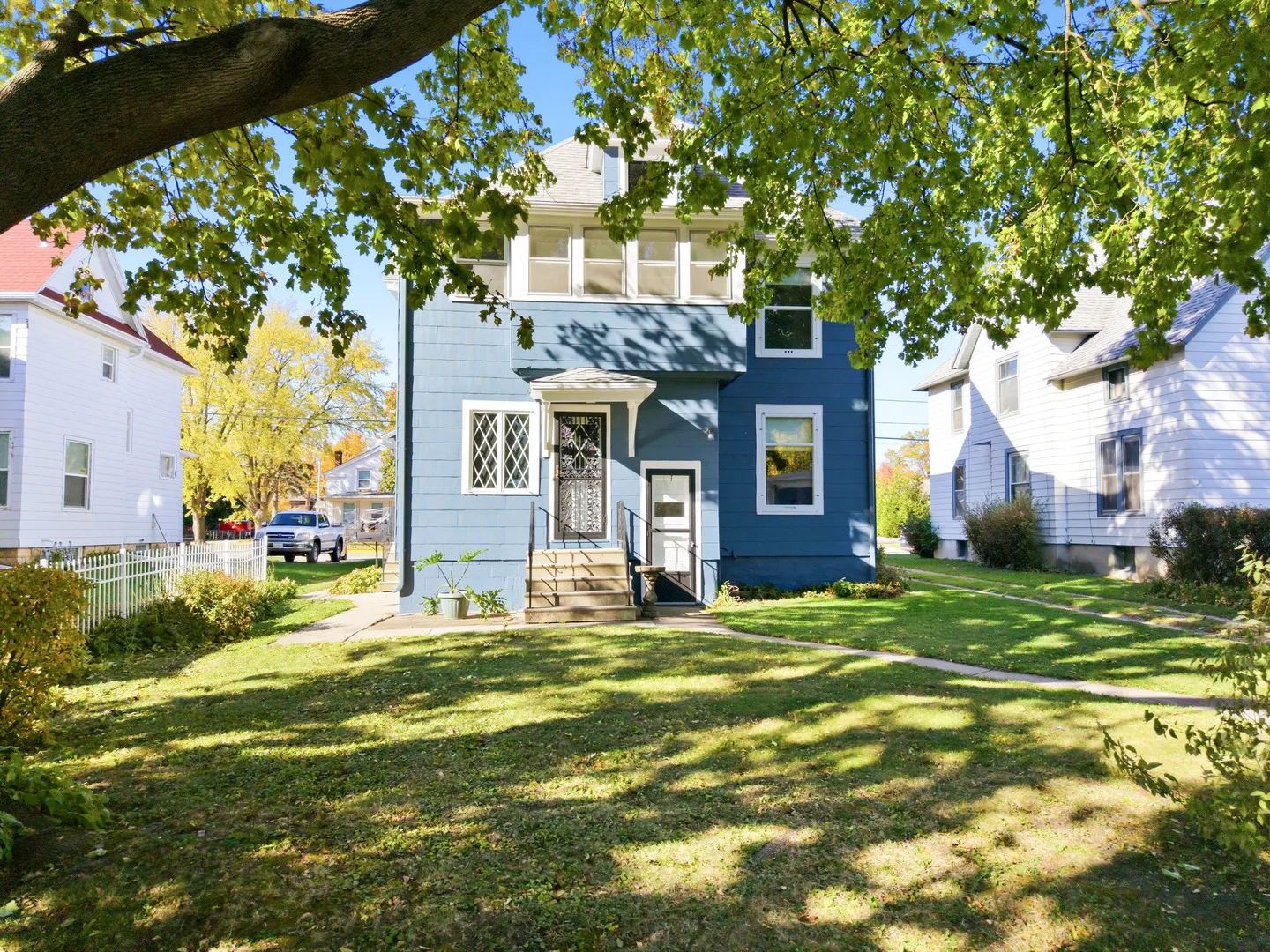 220 W Lincoln Avenue IL