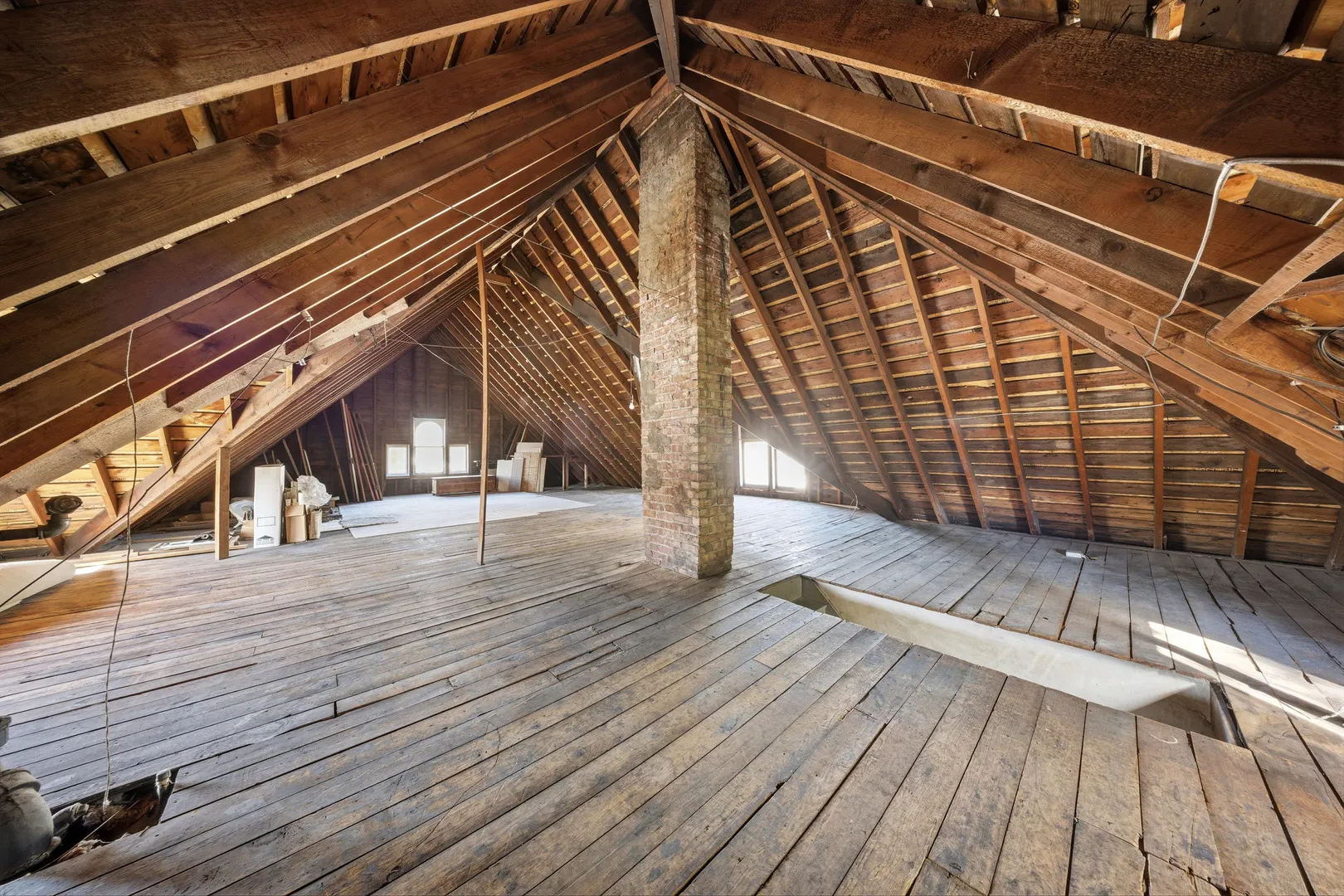 220 W Lincoln Avenue IL