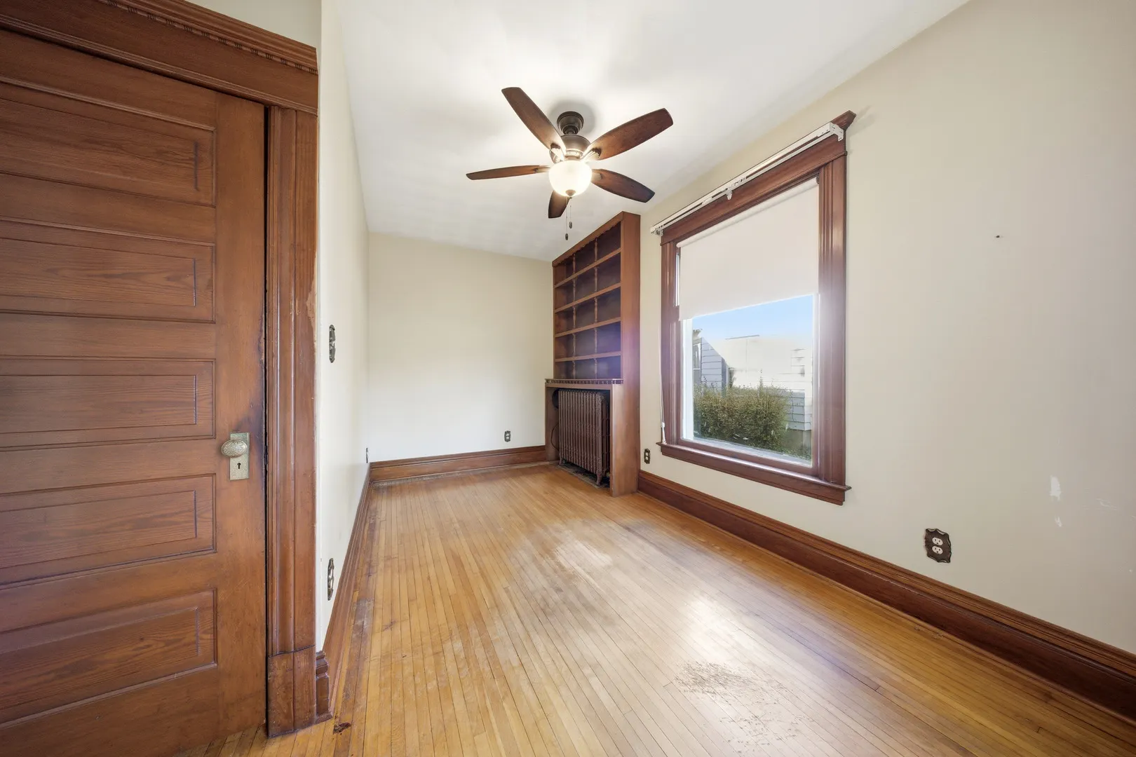 220 W Lincoln Avenue IL