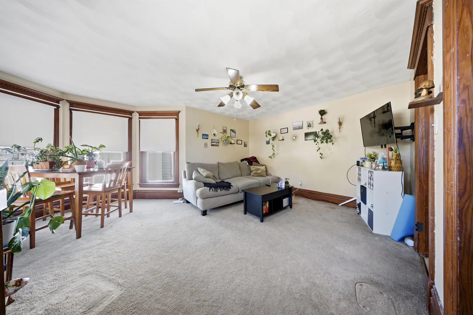 220 W Lincoln Avenue IL