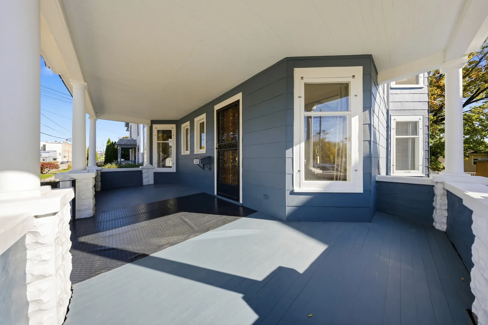 220 W Lincoln Avenue IL