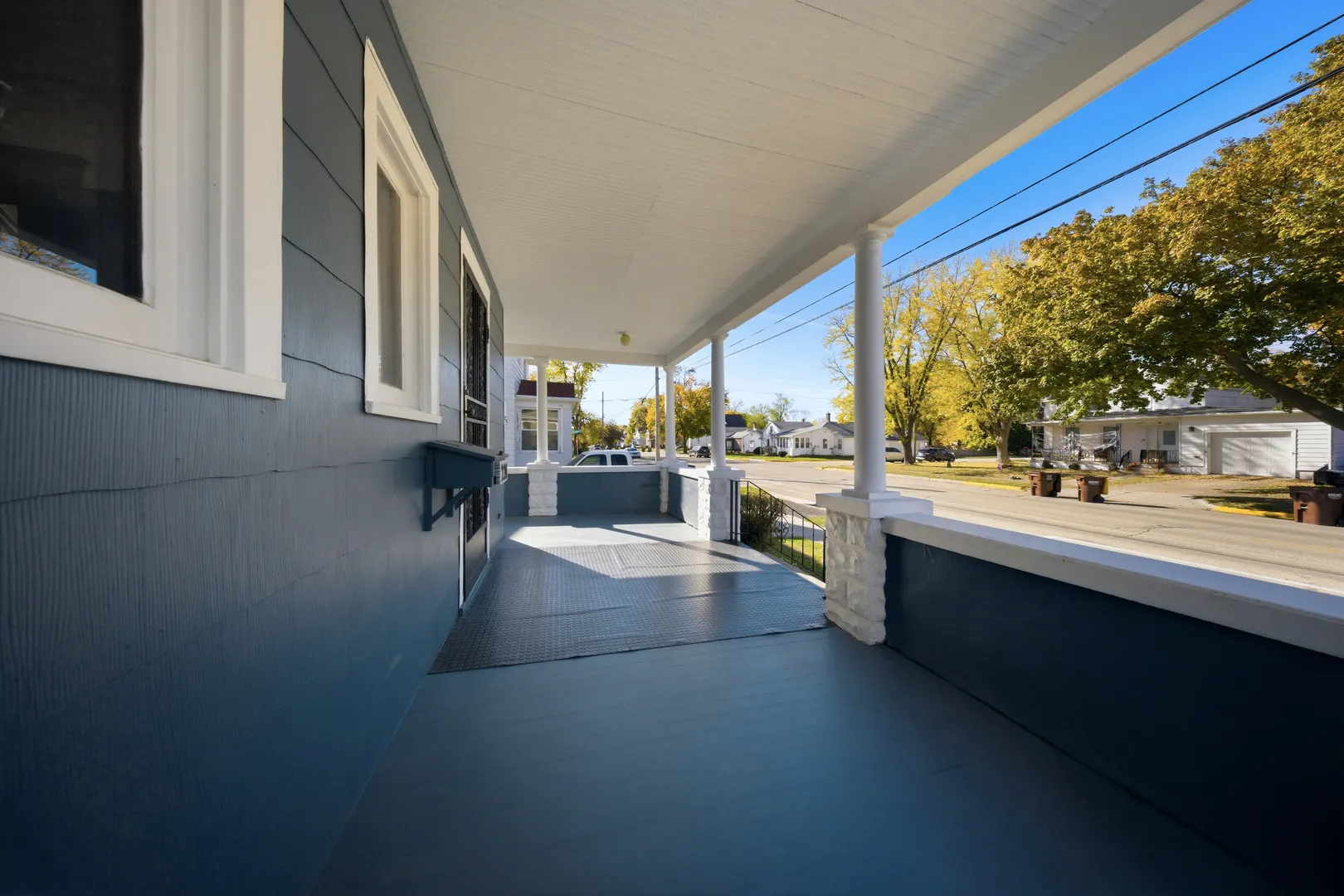 220 W Lincoln Avenue IL