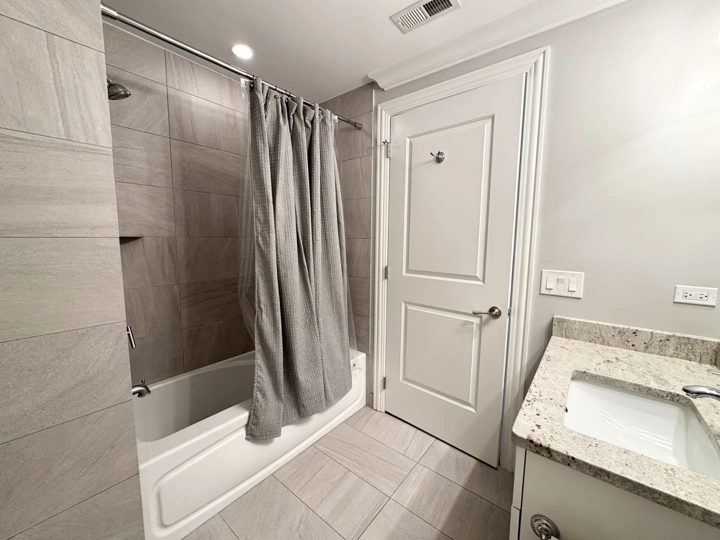 951 W Huron Street 402 IL