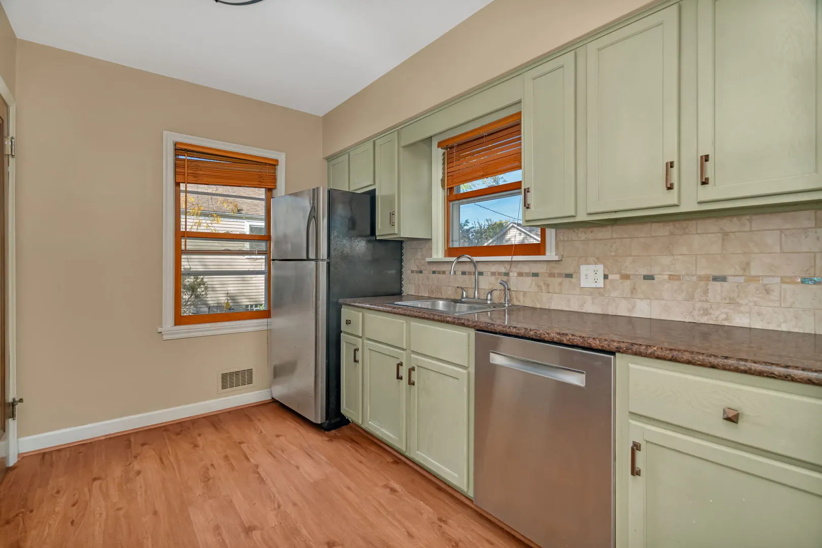 2522 Indiana Avenue IL