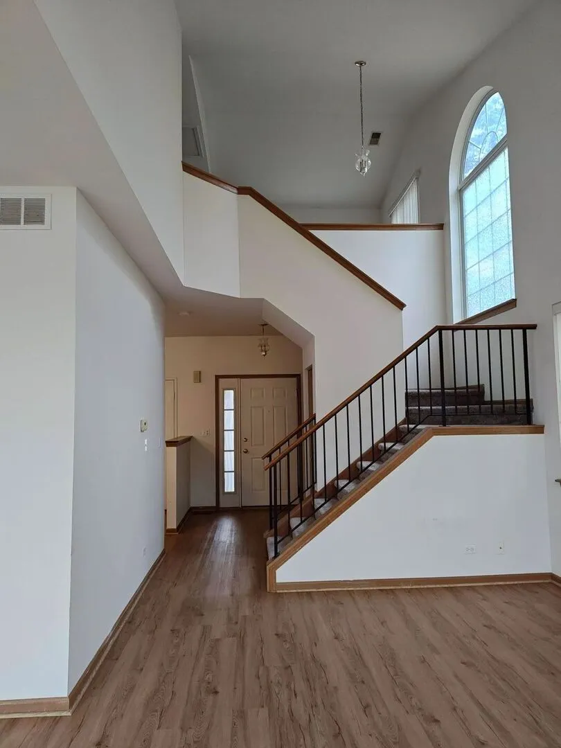 283 Camel Bend Court IL