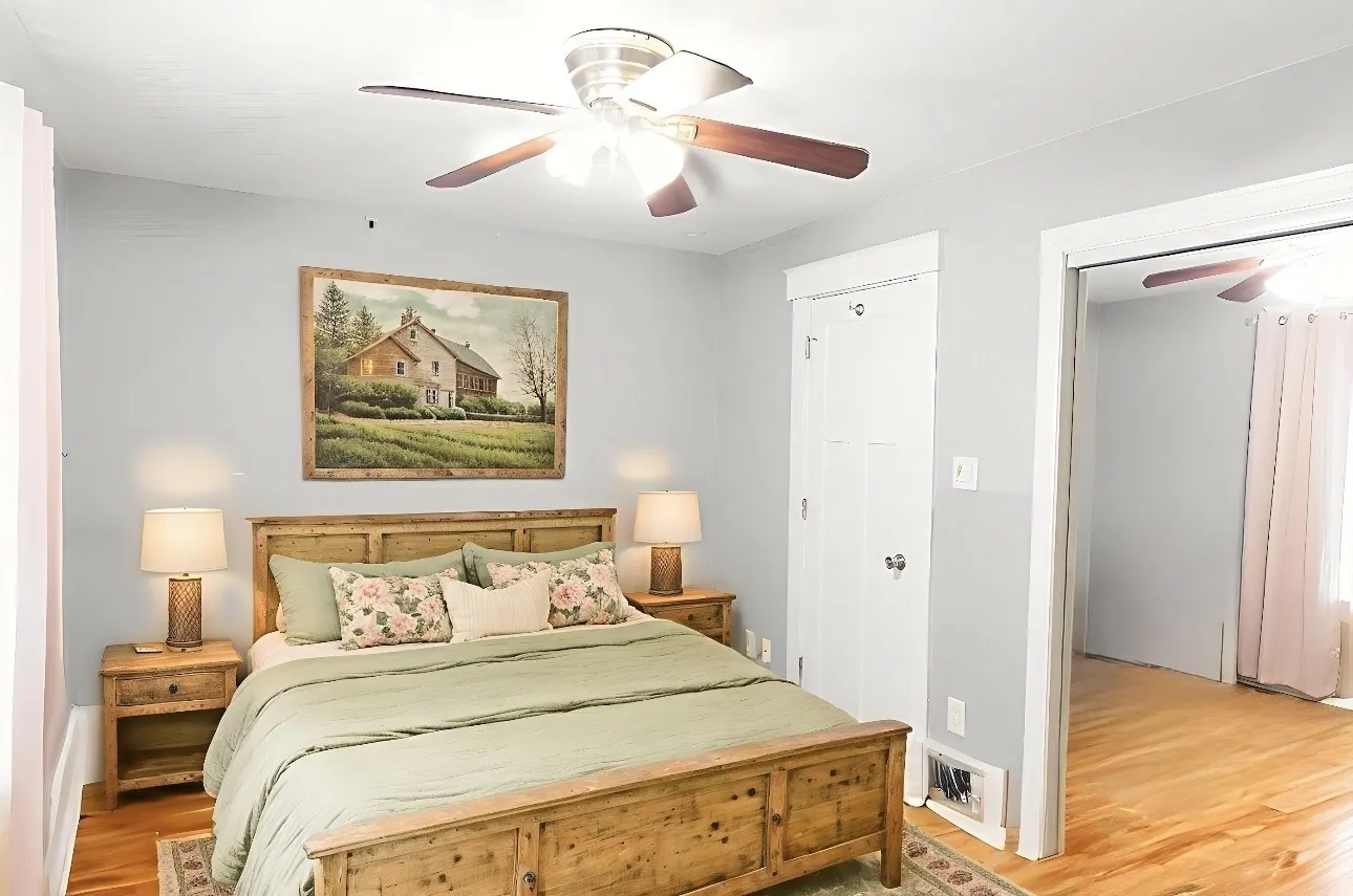 939 Saint John Street IL