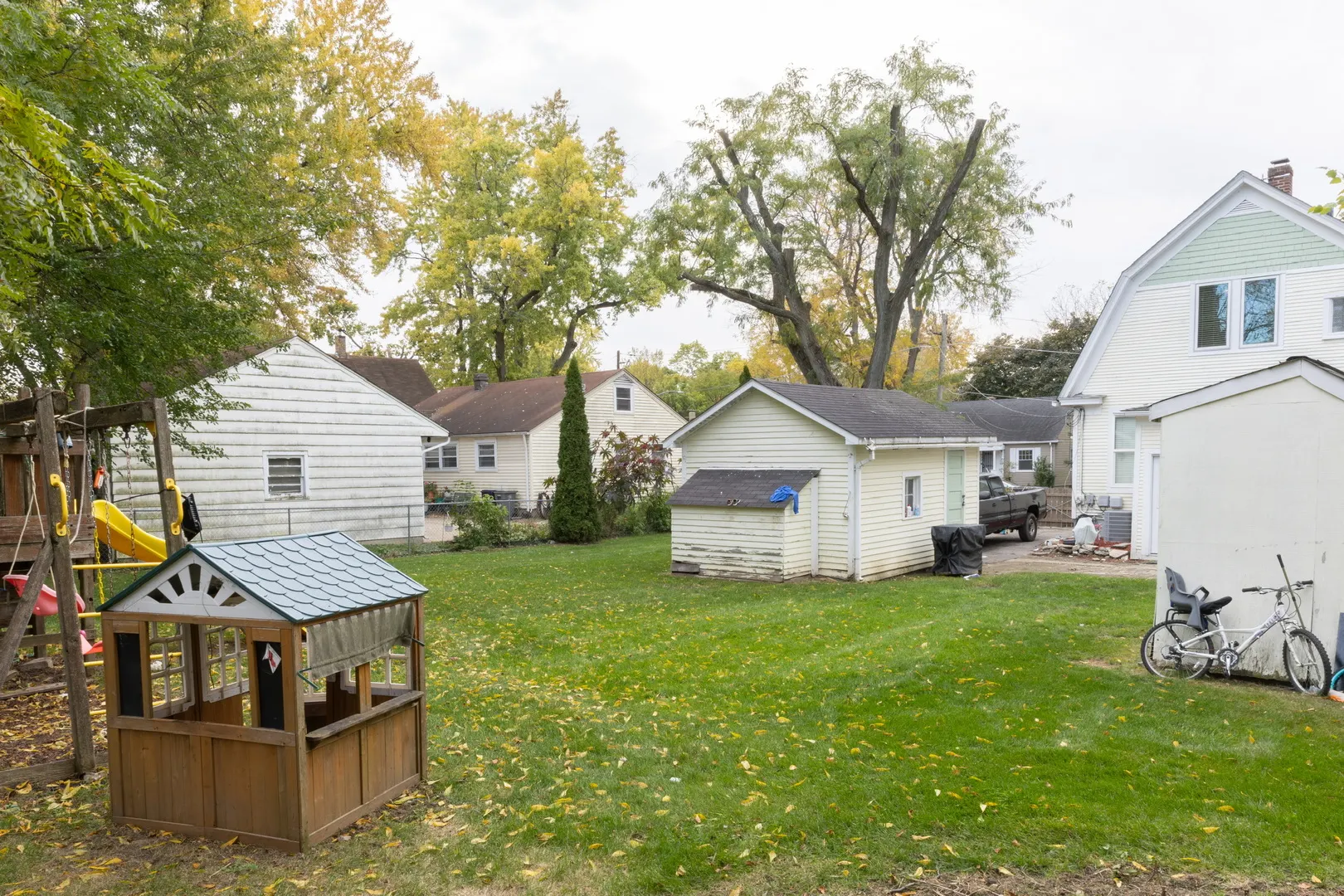 939 Saint John Street IL