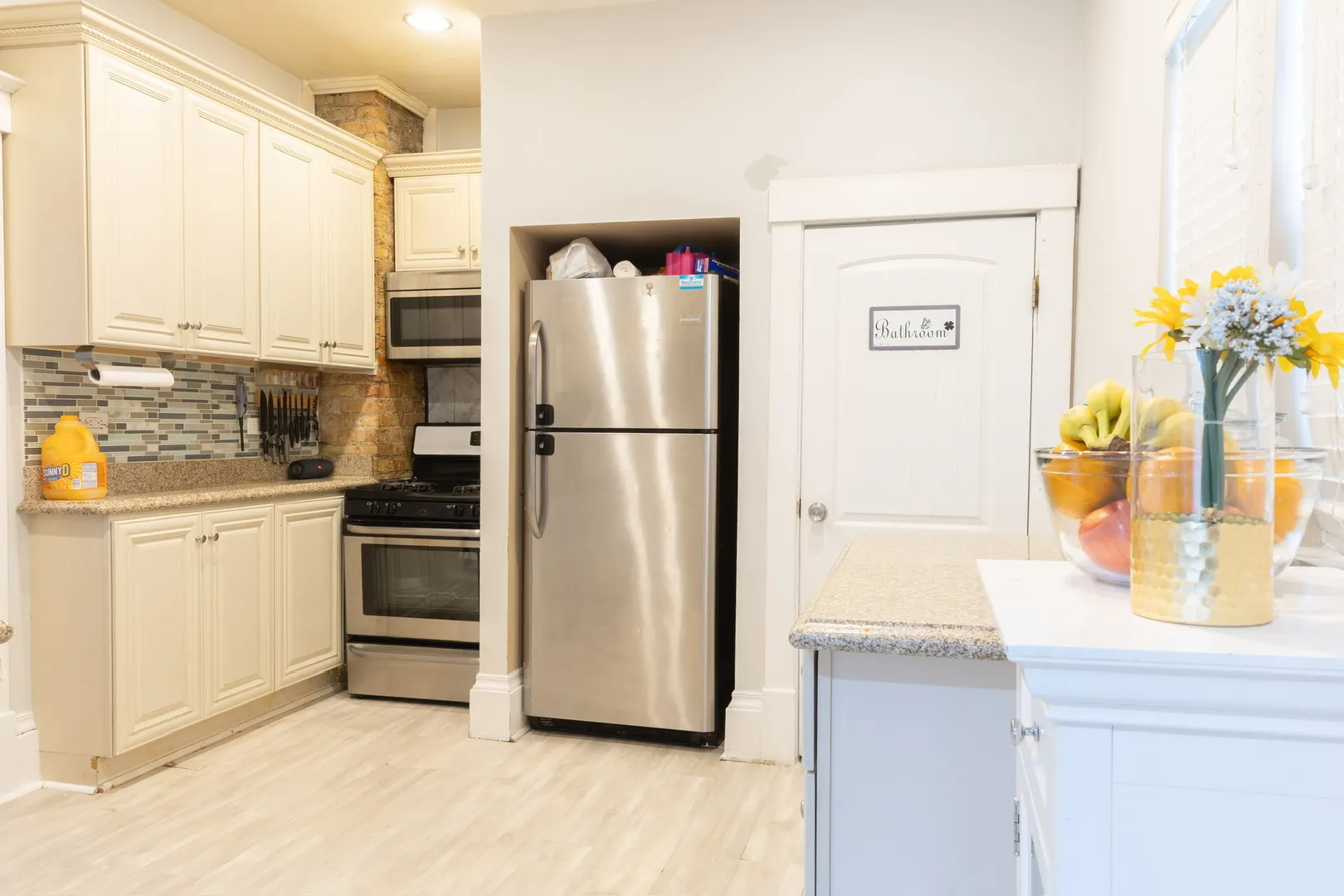 939 Saint John Street IL