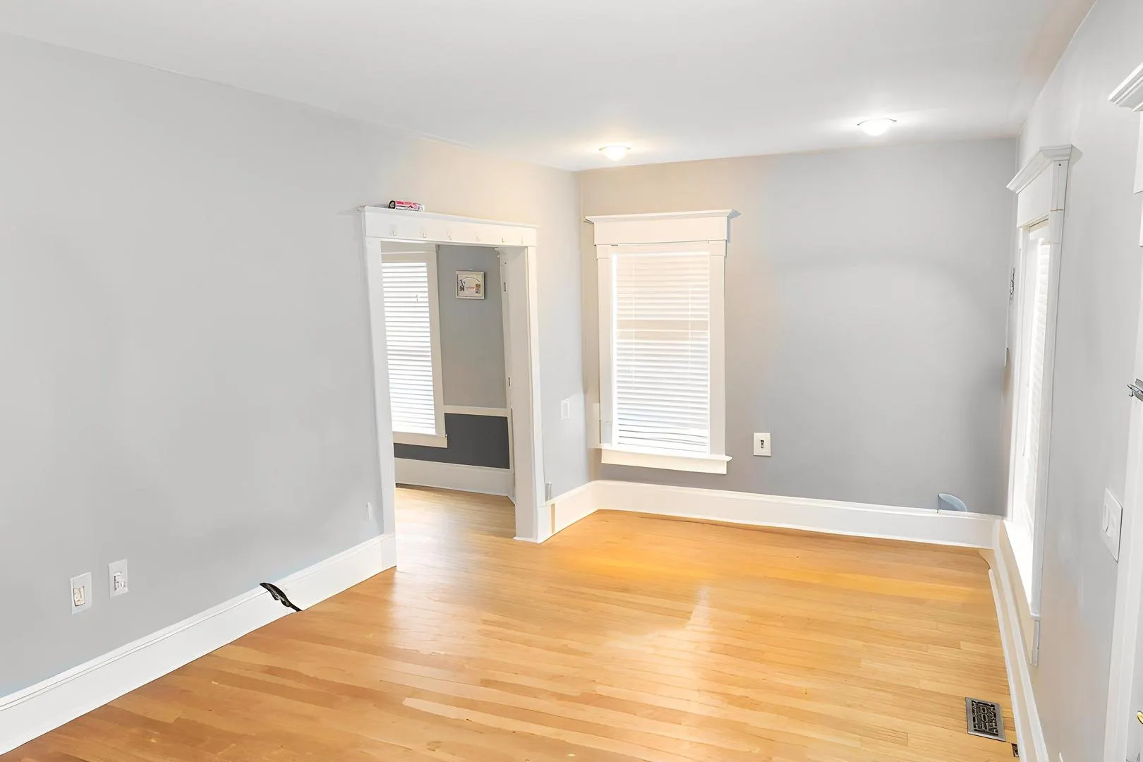 939 Saint John Street IL