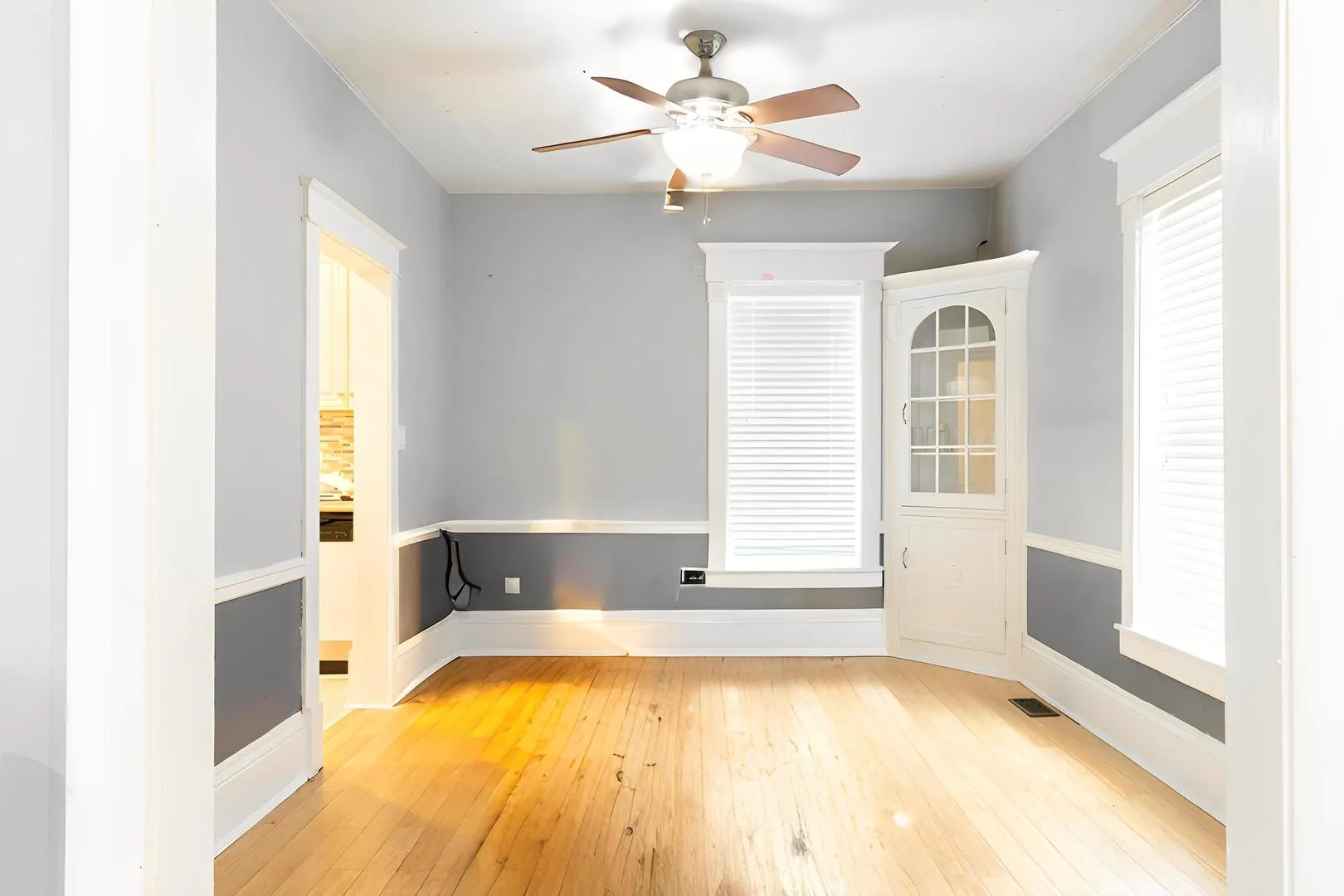 939 Saint John Street IL