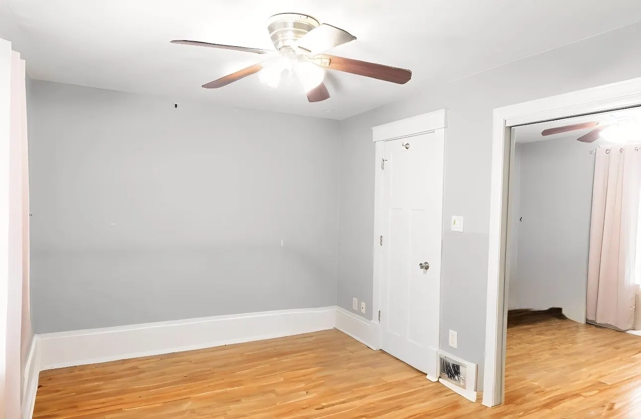 939 Saint John Street IL