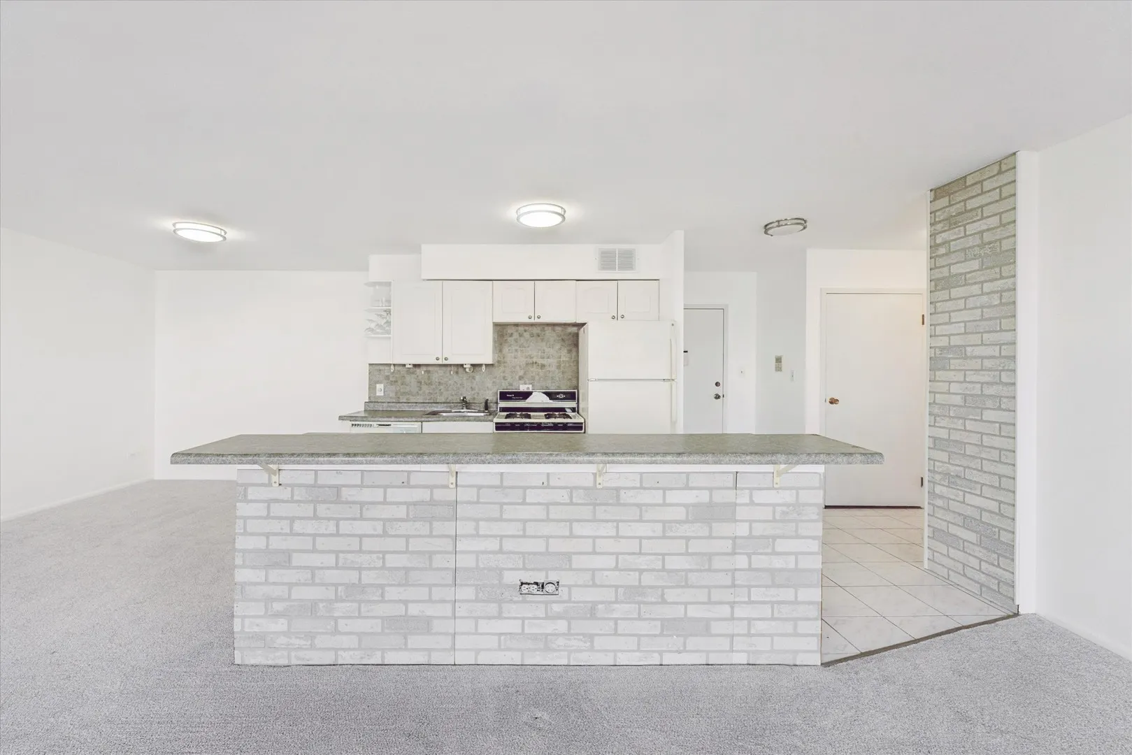 20 N Tower Road 12L IL