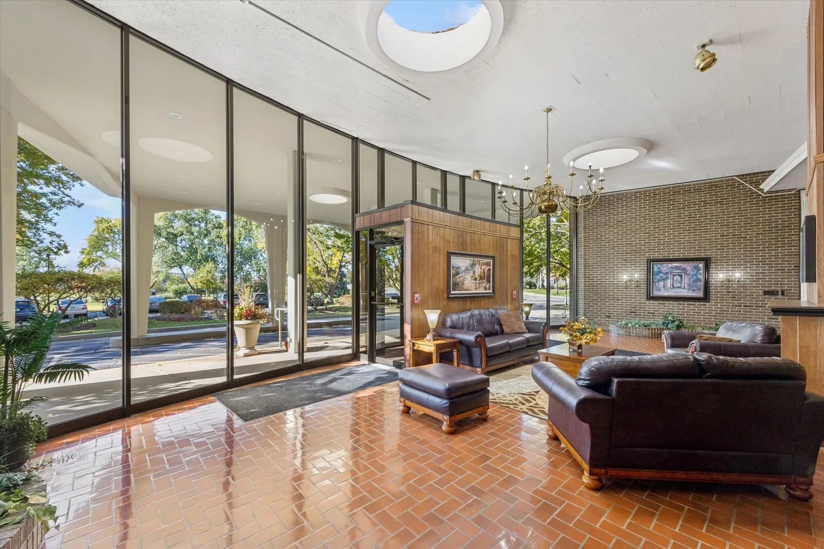 20 N Tower Road 12L IL