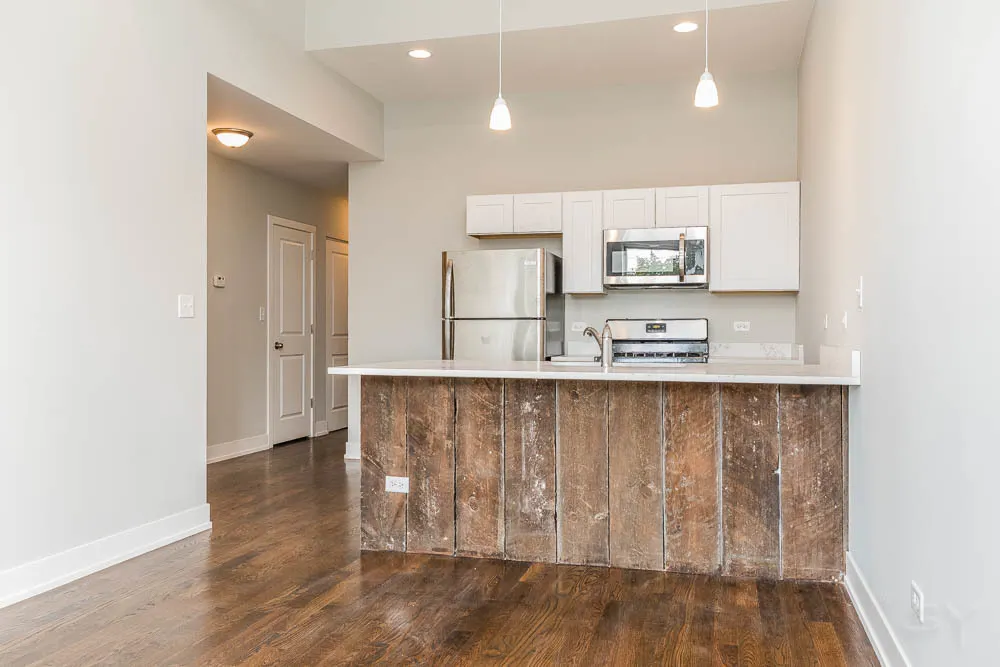 2228 W Cermak Road IL