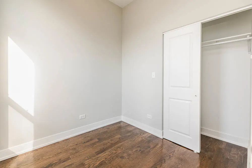 2228 W Cermak Road IL