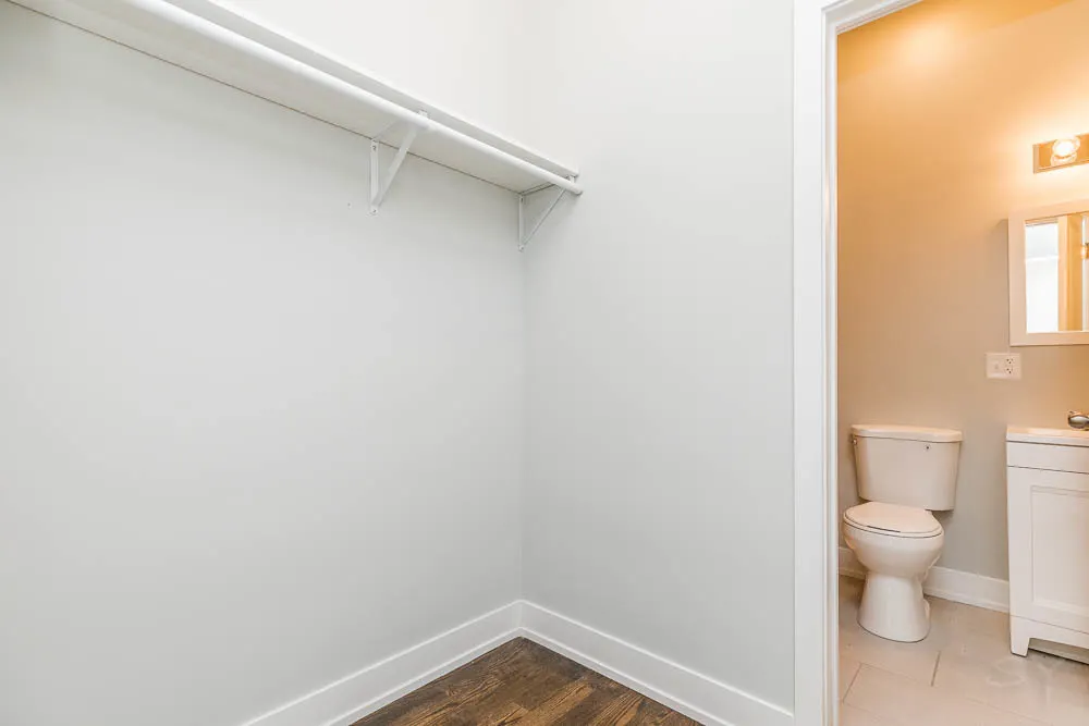 2228 W Cermak Road IL