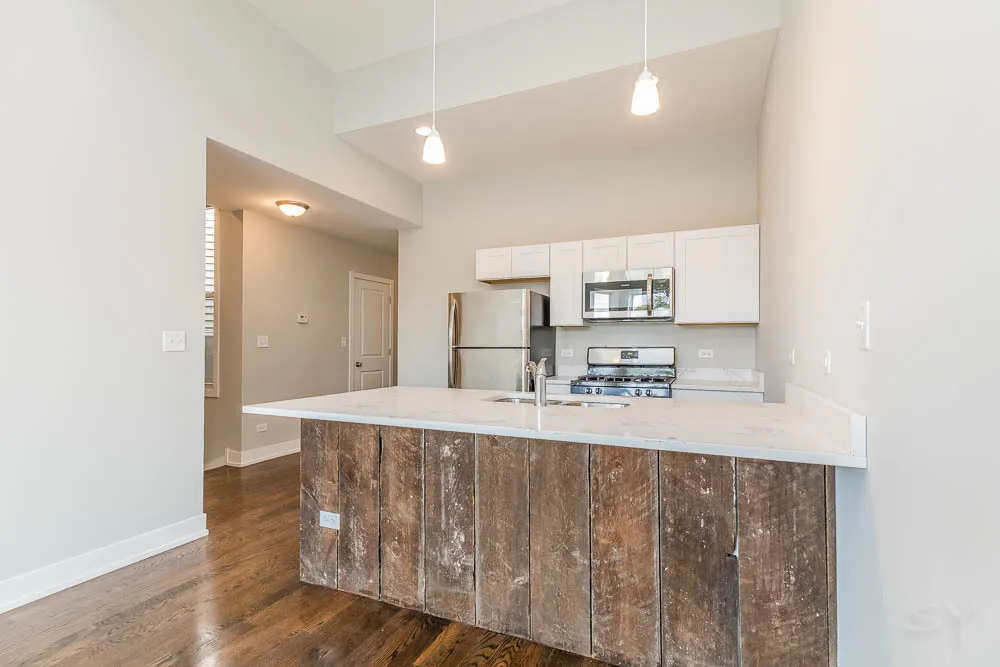 2228 W Cermak Road IL