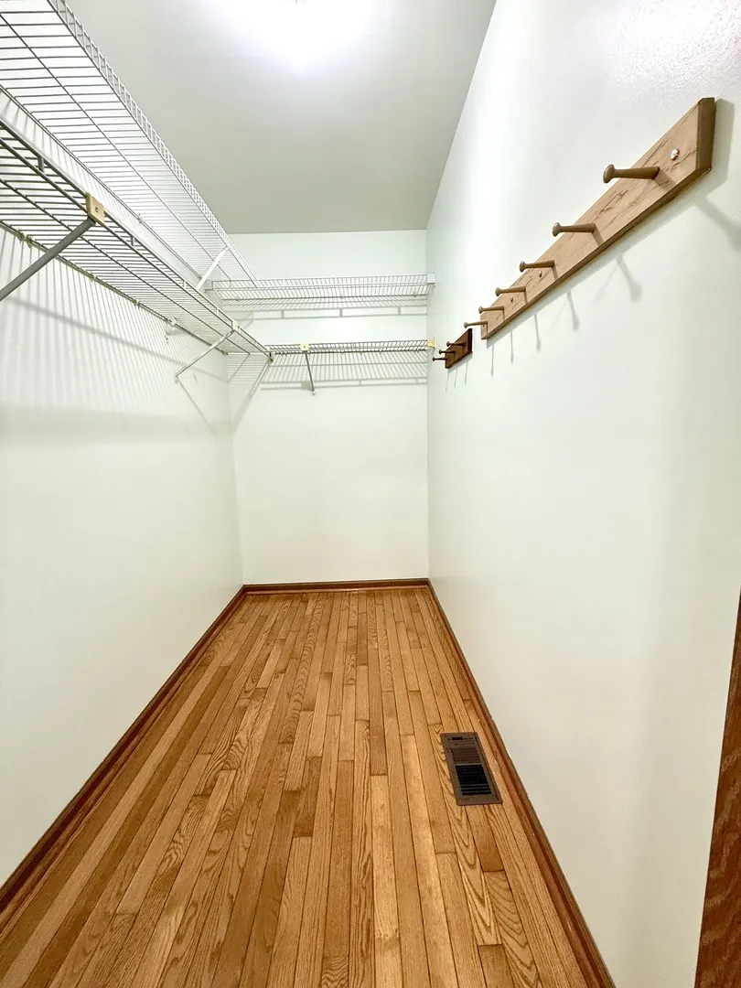 2449 Carlton Drive IL