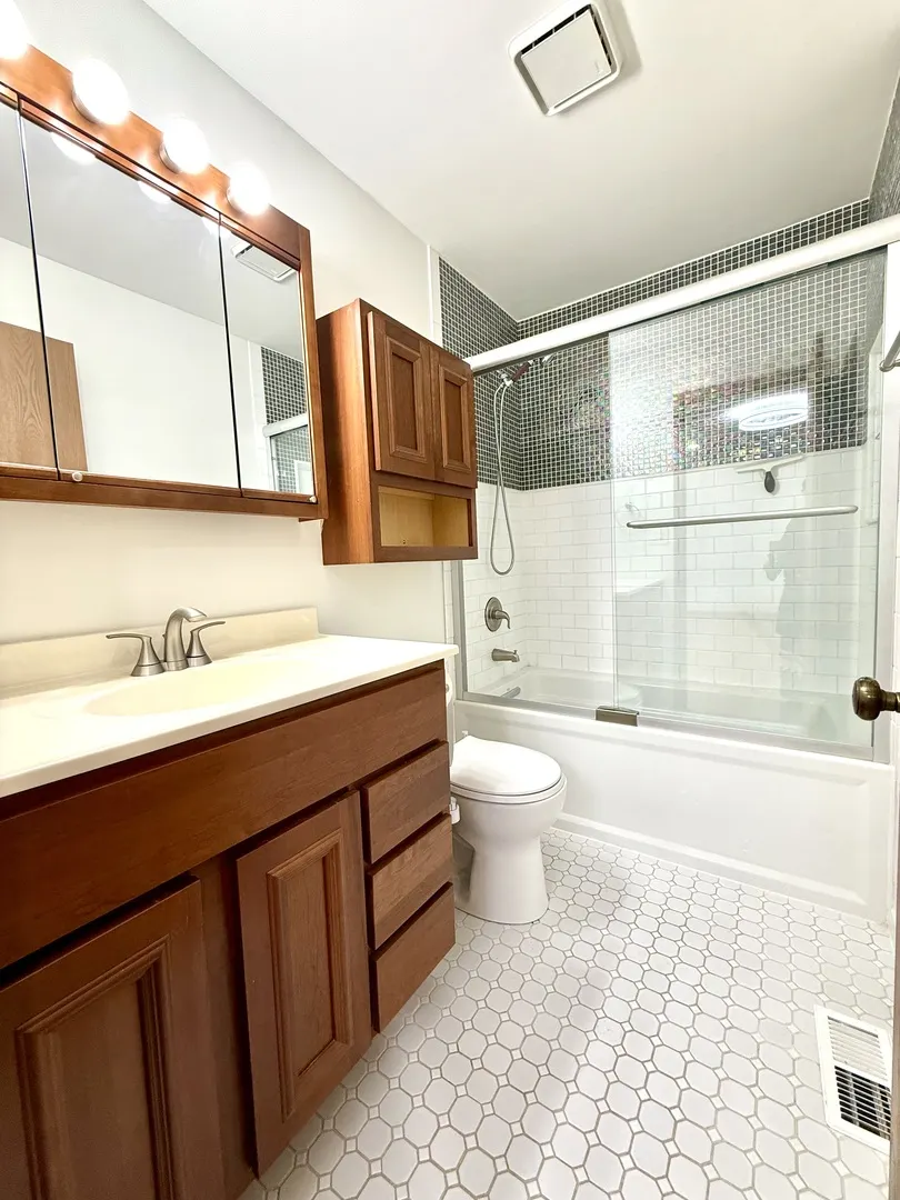 2449 Carlton Drive IL