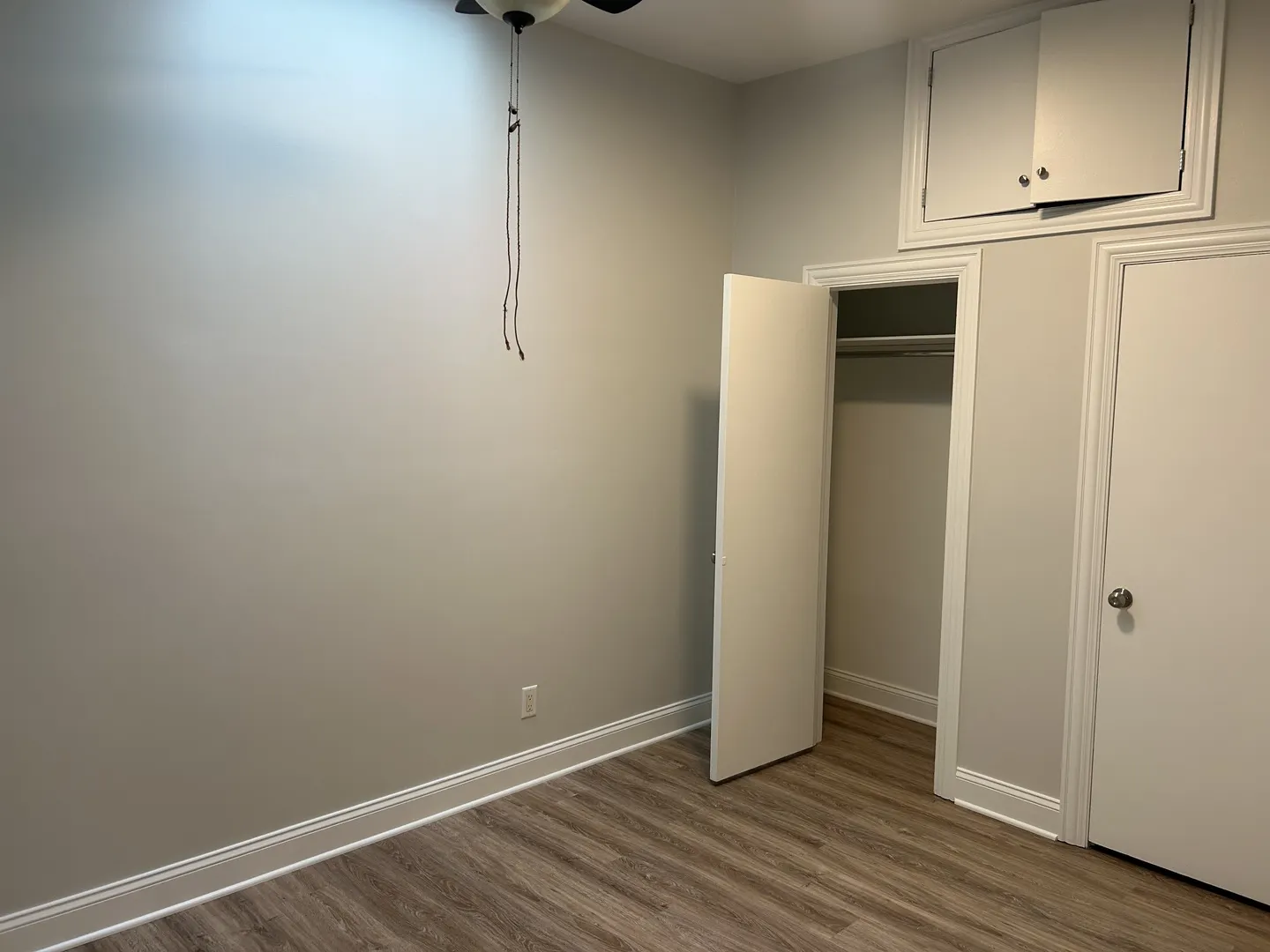 137 S Batavia Avenue D IL