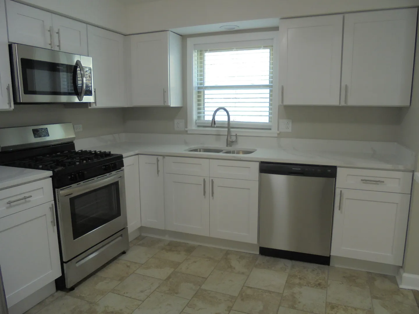 4222 N Keystone Avenue 2B IL