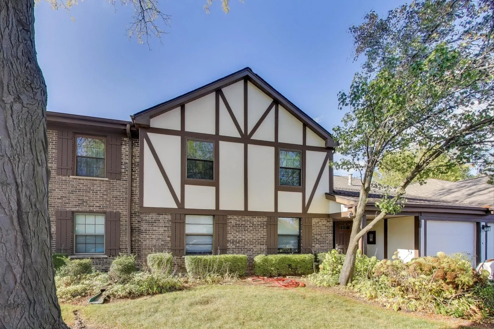 368 Southbury Court D2 IL