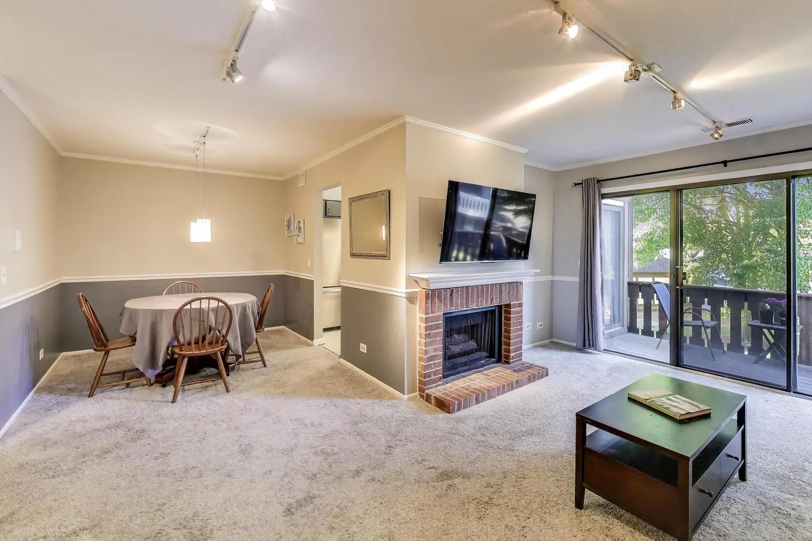 368 Southbury Court D2 IL