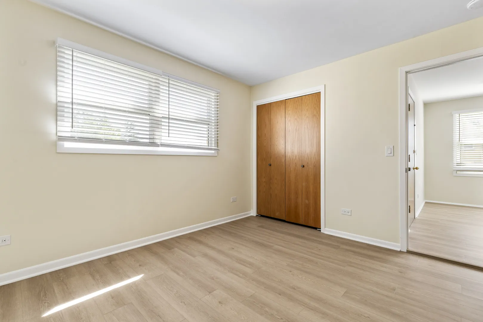 6617 N Northwest Highway 3 IL