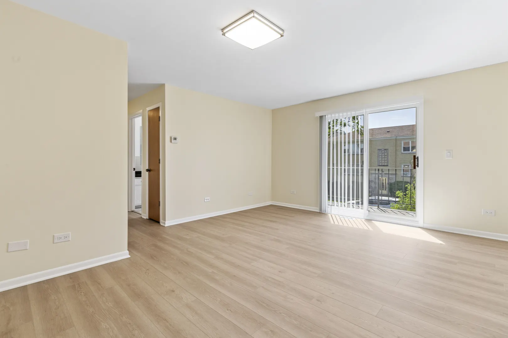 6617 N Northwest Highway 3 IL