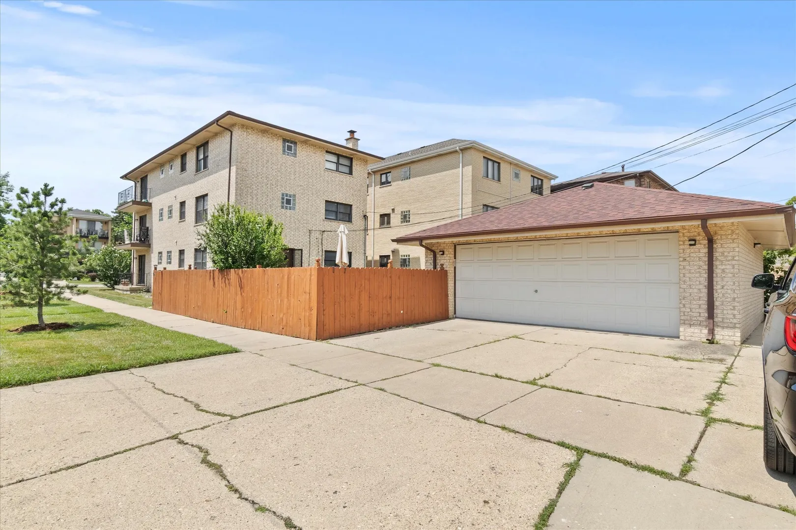 6617 N Northwest Highway 3 IL