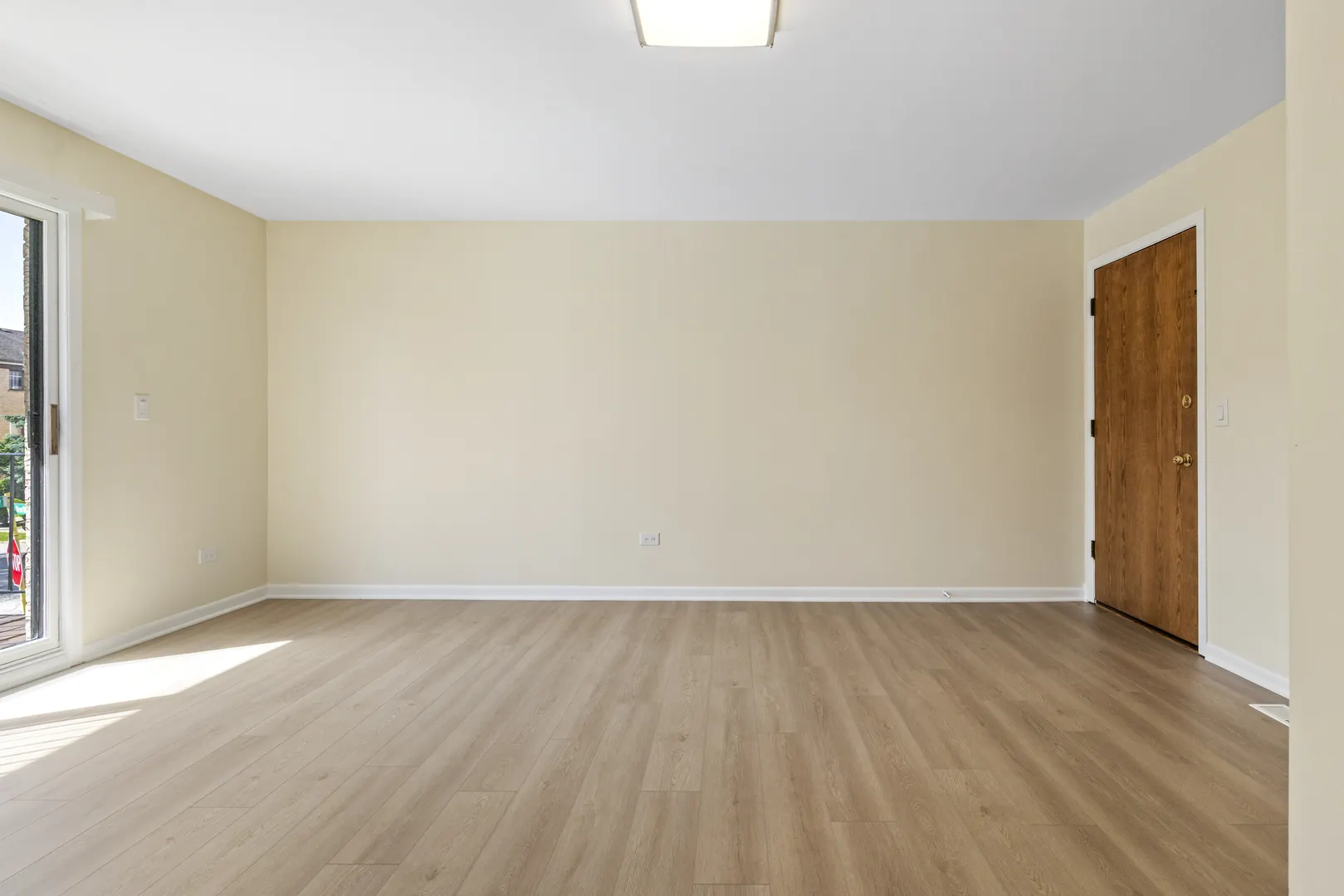 6617 N Northwest Highway 3 IL