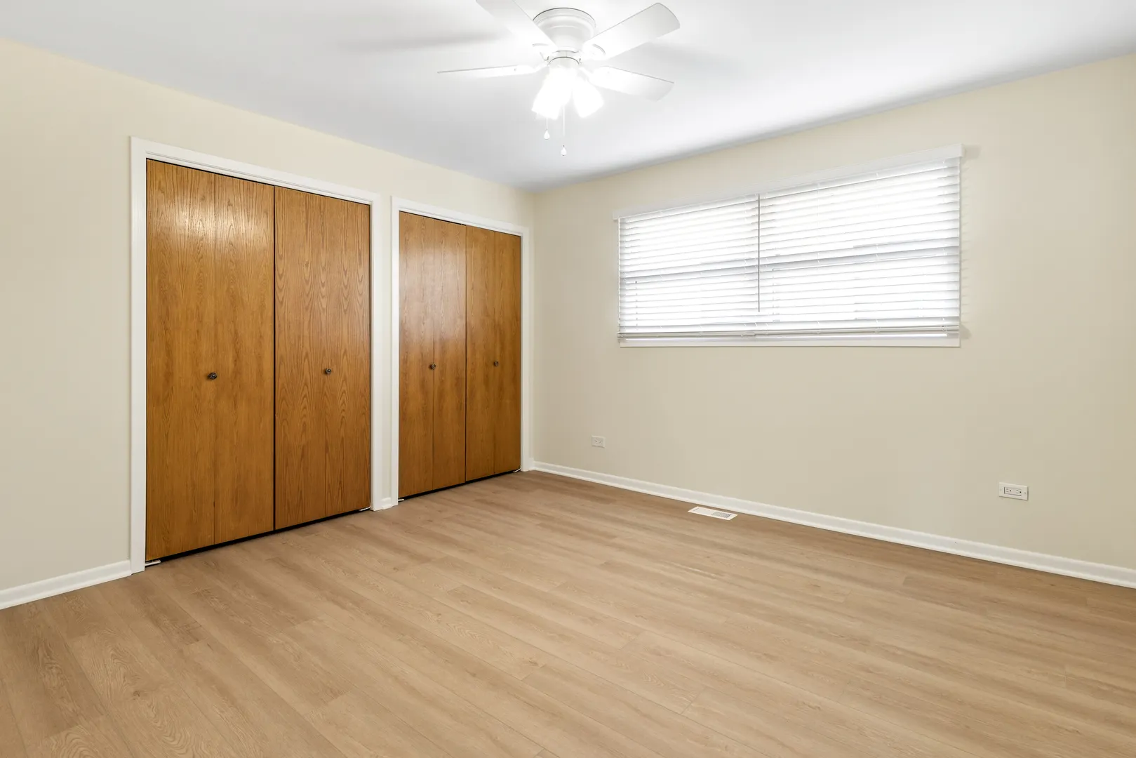 6617 N Northwest Highway 3 IL