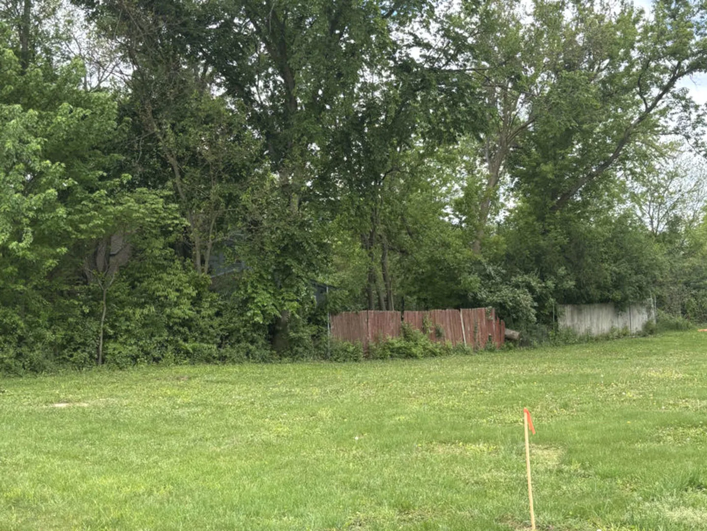 LOT 8 W PLUM Street S IL