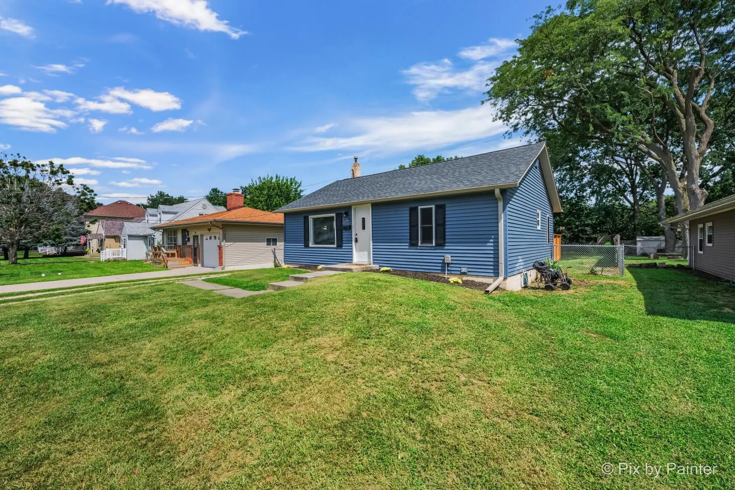 711 10th Avenue IL