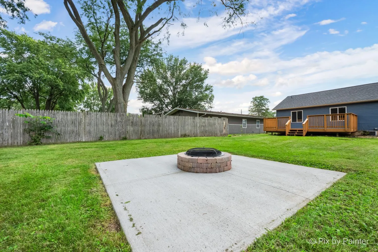 711 10th Avenue IL