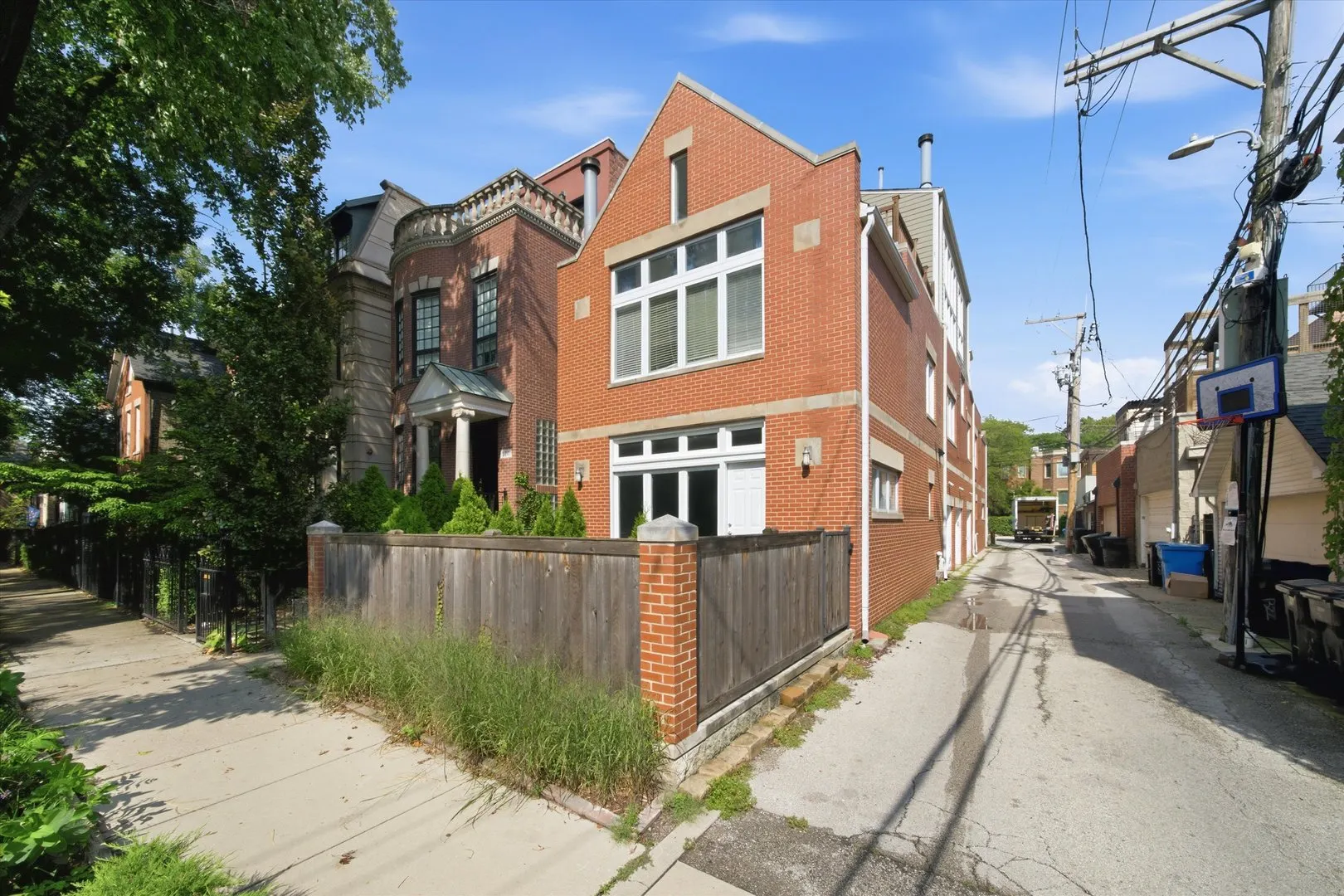 2215 N WAYNE Avenue IL #A