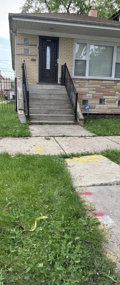 8955 S May Street IL
