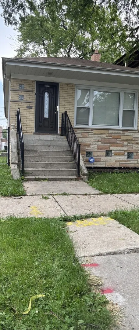 8955 S May Street IL