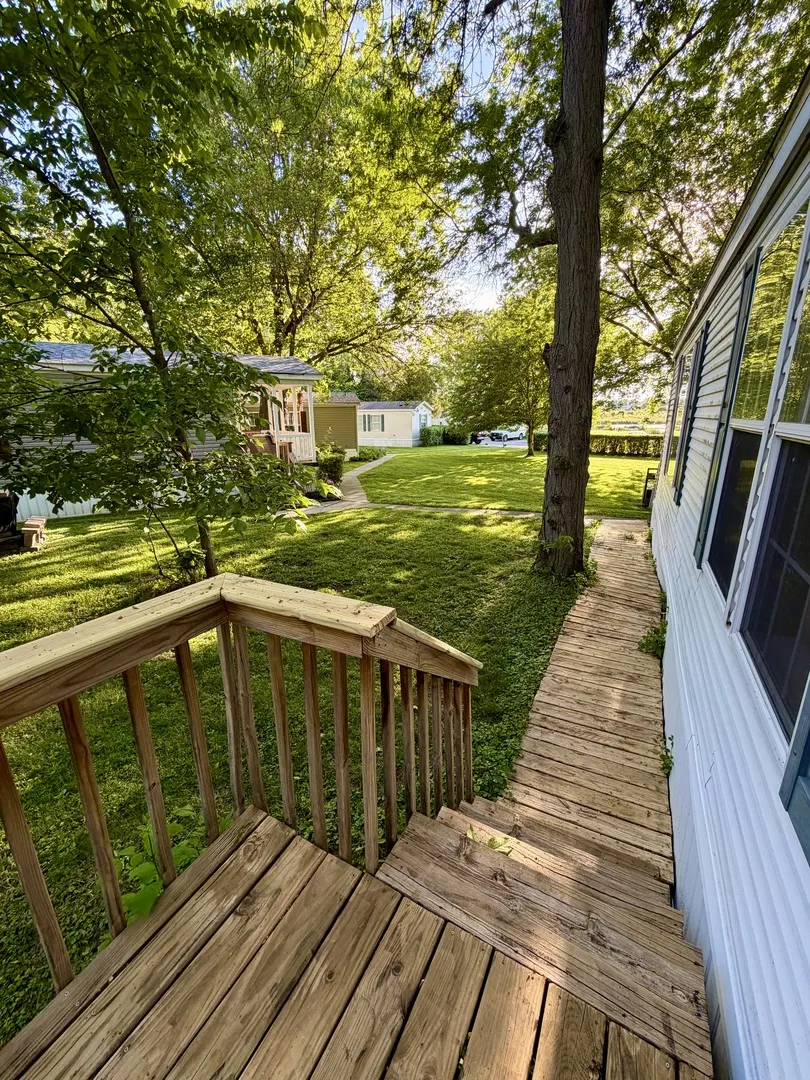 1009 Bay Road IL #23