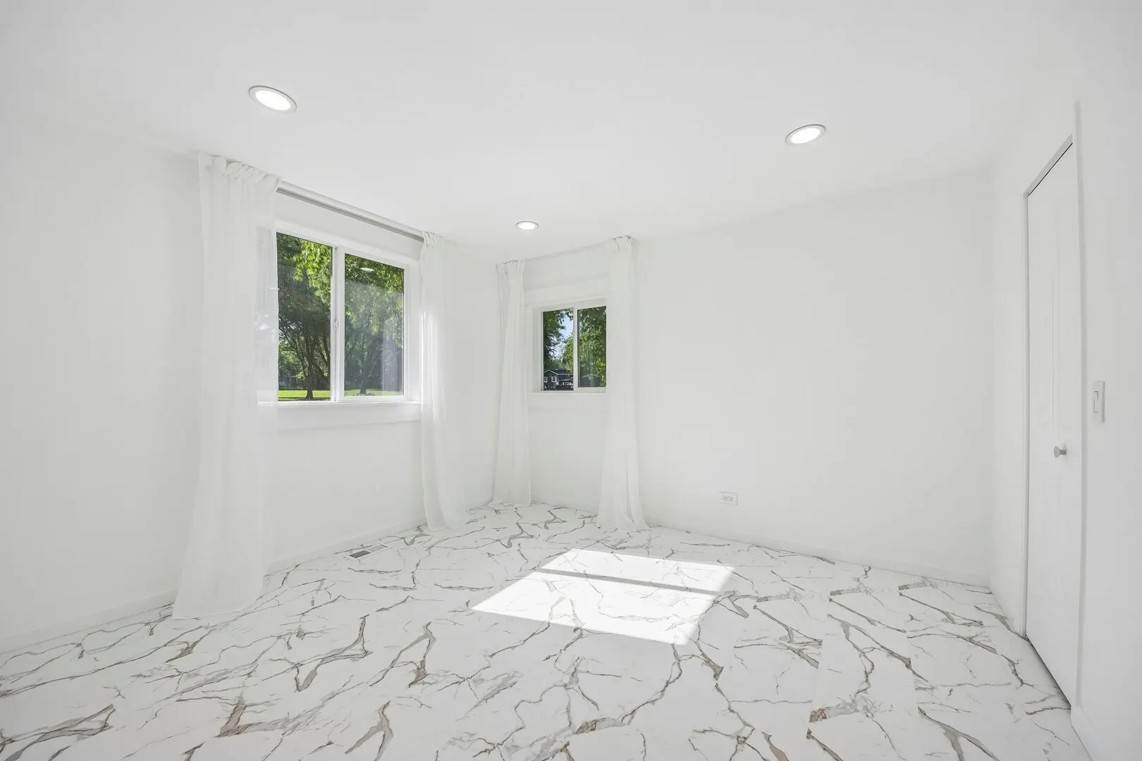 2804 Old Oak Drive IL